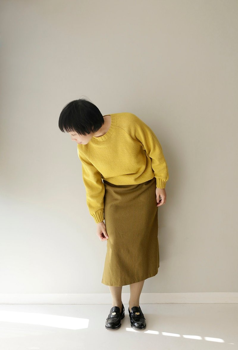 一分靈氣 純手織秋葉黃一體成型套頭圓領羊絨衫 - 女装针织衫/毛衣 - 亚麻 黄色