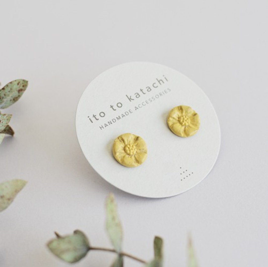 Oven clay earrings, Jasmine, Yellow - 耳环/耳夹 - 陶 黄色