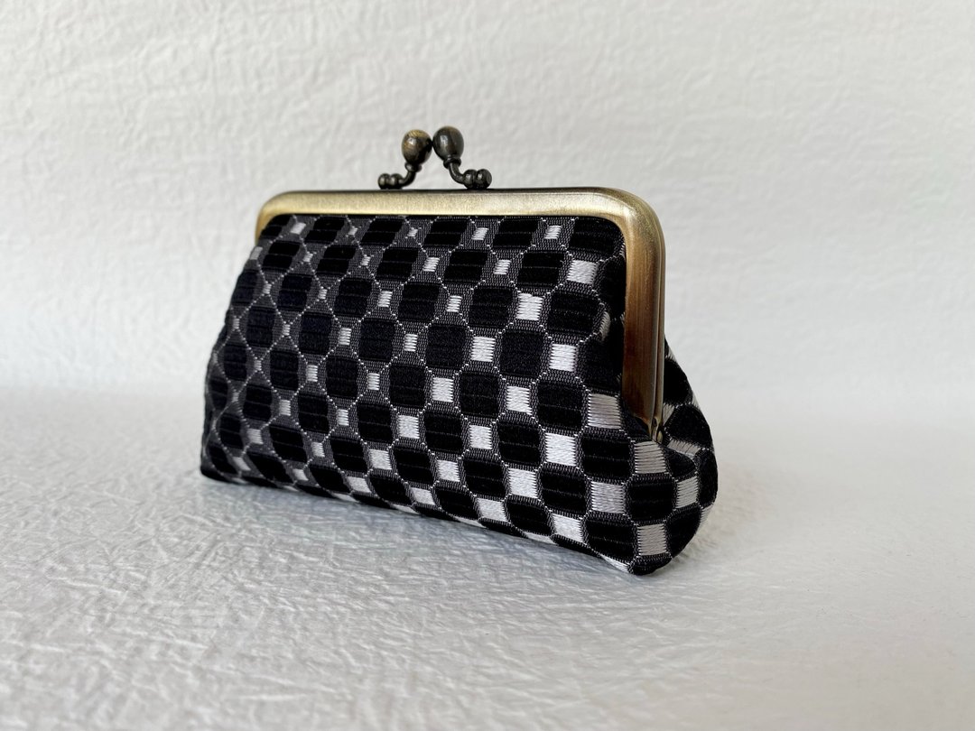 Kimono obi remake checkered coin purse - 零钱包 - 丝．绢 黑色