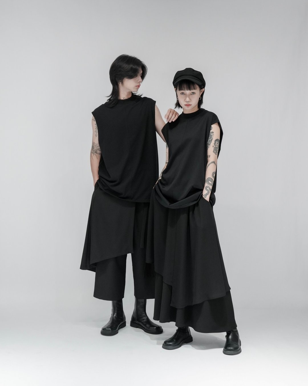 MUKK DESIGN 车线剪接微立领宽肩背心 - 女装背心 - 聚酯纤维 黑色