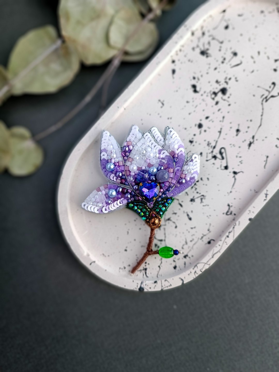 绣花玉兰花胸针 - 胸针 - 其他金属 紫色