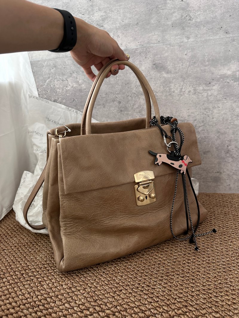 中古包 Miu Miu 锁头托特包 - 手提包/手提袋 - 真皮 卡其色