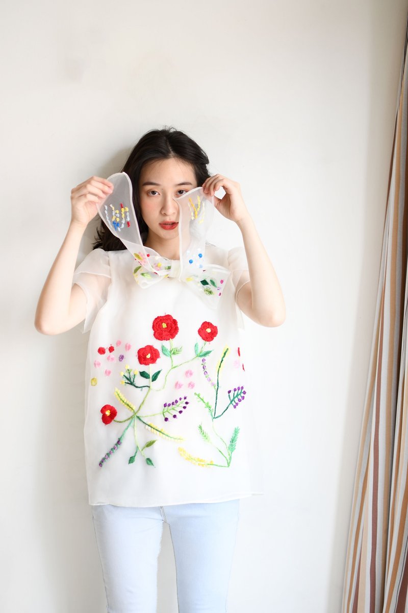 嫣红荡漾的夏季手作刺绣上衣 - 女装上衣 - 绣线 白色