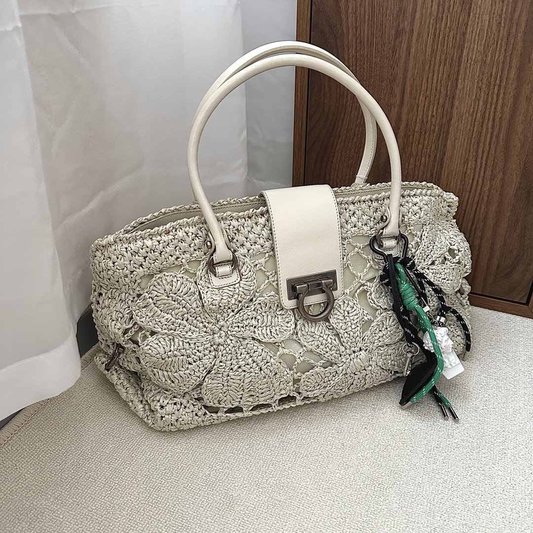Ferragamo 菲拉格慕 马蹄扣 钩针编织 象牙白 腋下包 - 侧背包/斜挎包 - 真皮 白色