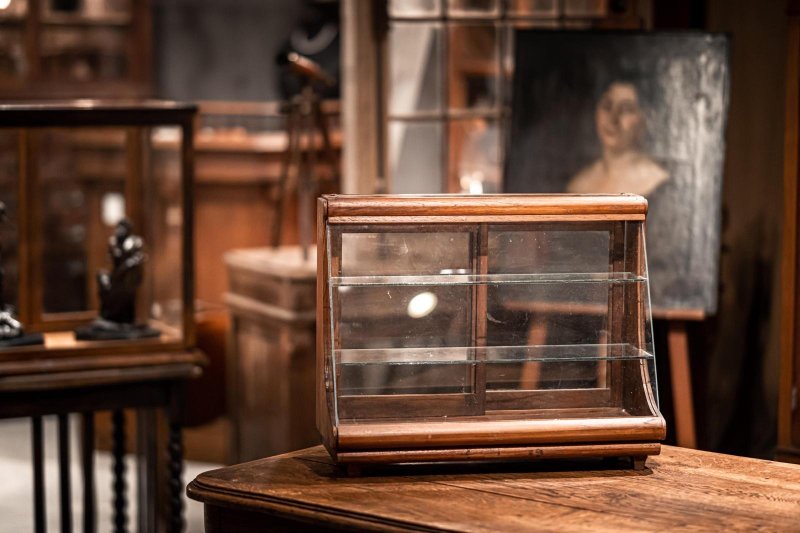 玻璃展示柜 - 收纳用品 - 玻璃 