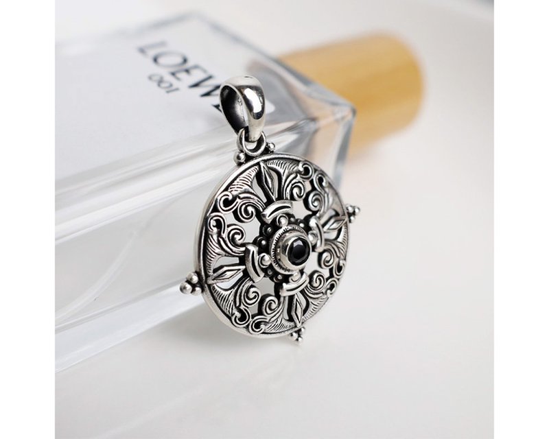 I 骑士 I 925纯银坠子 - 项链 - 纯银 银色