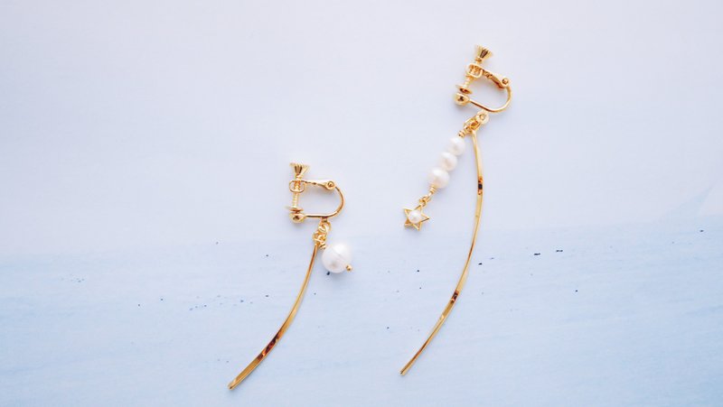 渺小--金属弧线珍珠星星缀饰不对称耳环 - 耳环/耳夹 - 其他金属 金色