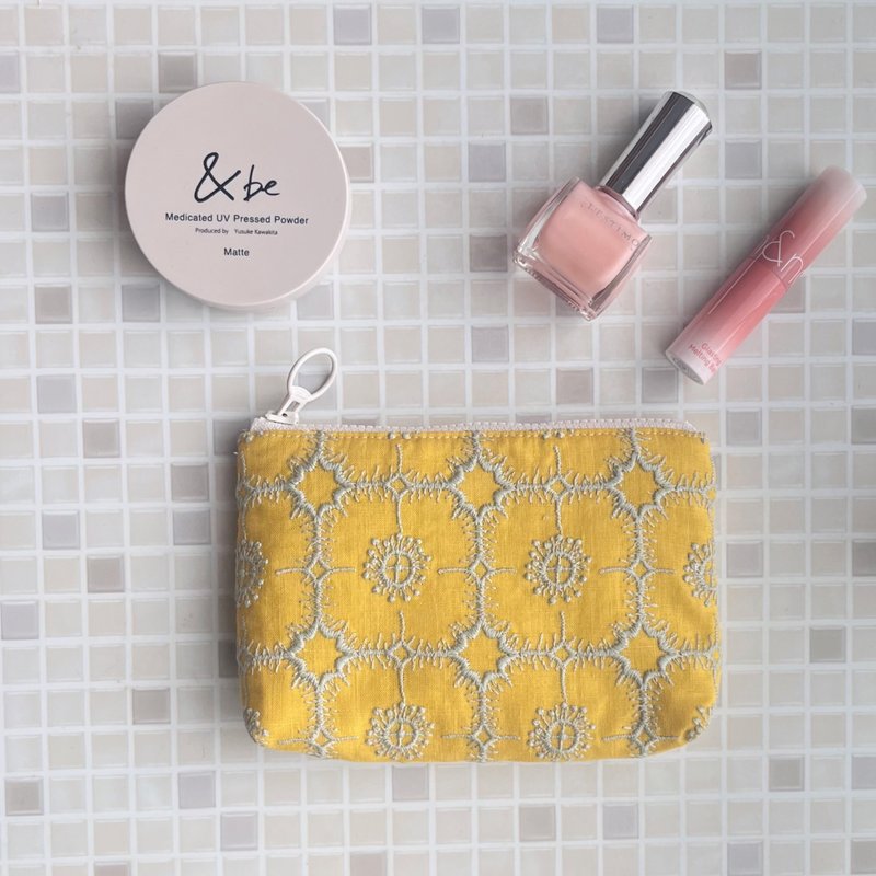 售罄 - 其他颜色可选 mina perhonen anemone 化妆包 轻量 - 化妆包/杂物包 - 棉．麻 黄色