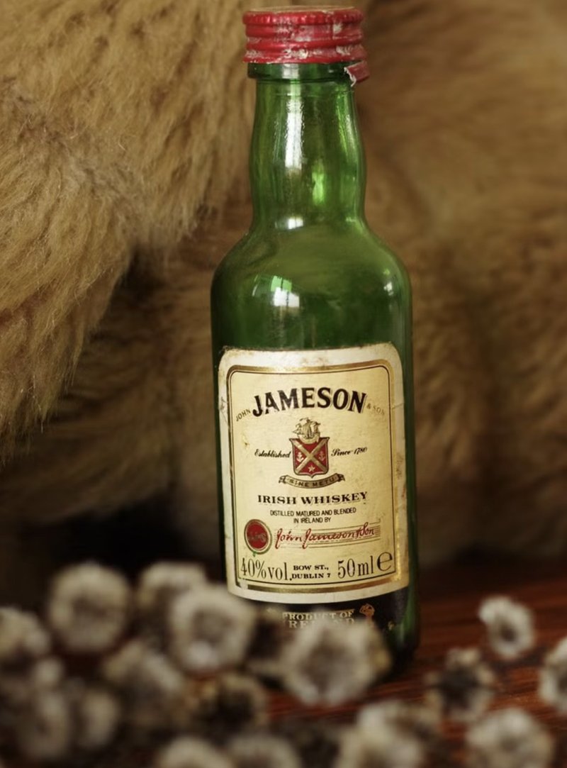 古董绿色酒瓶 W265 - 摆饰 - 其他金属 金色