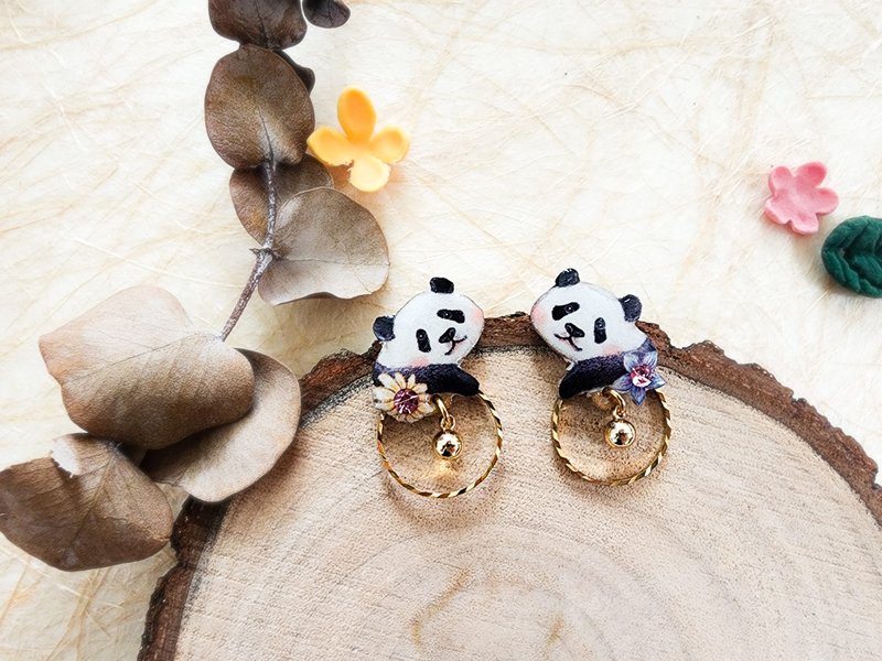 | 熊猫乐园 | 趴趴熊猫镂空花园耳环(穿/夹) - 耳环/耳夹 - 其他材质 