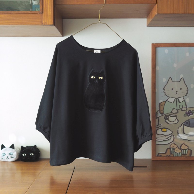 隐形蓬松猫咪 泡泡袖 T恤：黑色 - 女装 T 恤 - 棉．麻 黑色