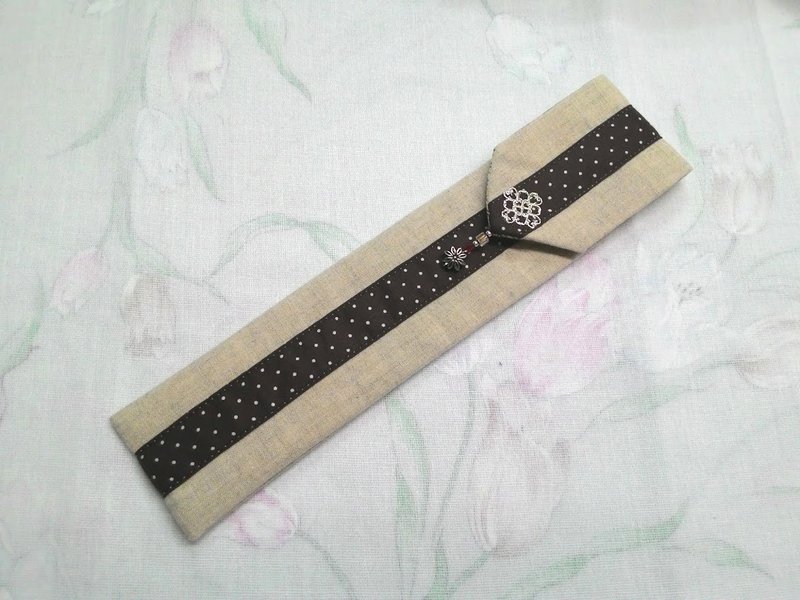 餐具组随身收纳袋 筷套F02-001(咖啡色)~独特设计手工缝制 - 筷子/筷架 - 棉．麻 