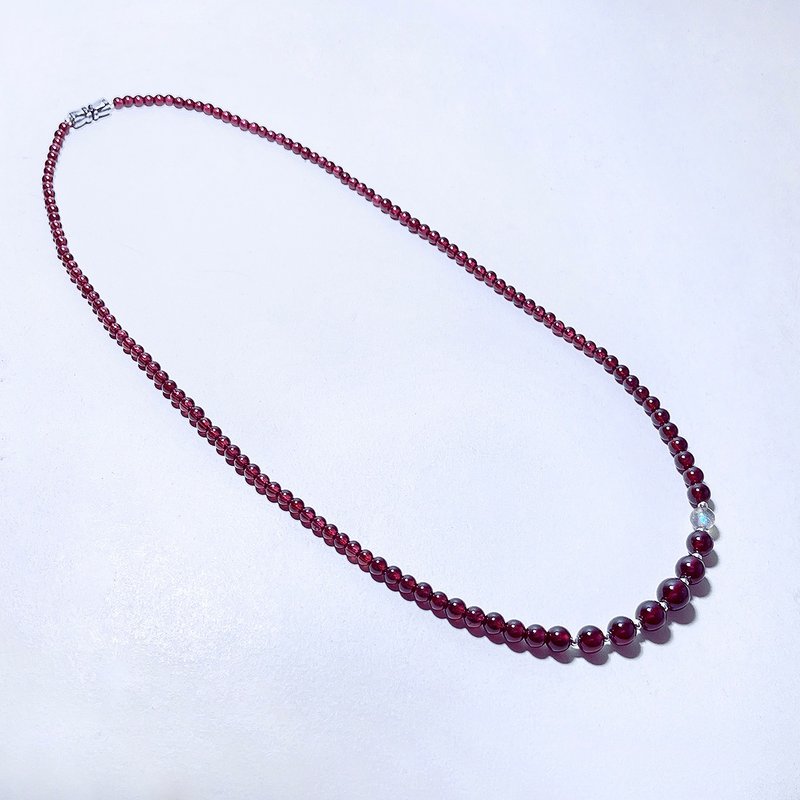 天然矿石 红石榴石 蓝光拉长石 925纯银 塔链 项链 - 项链 - 宝石 红色