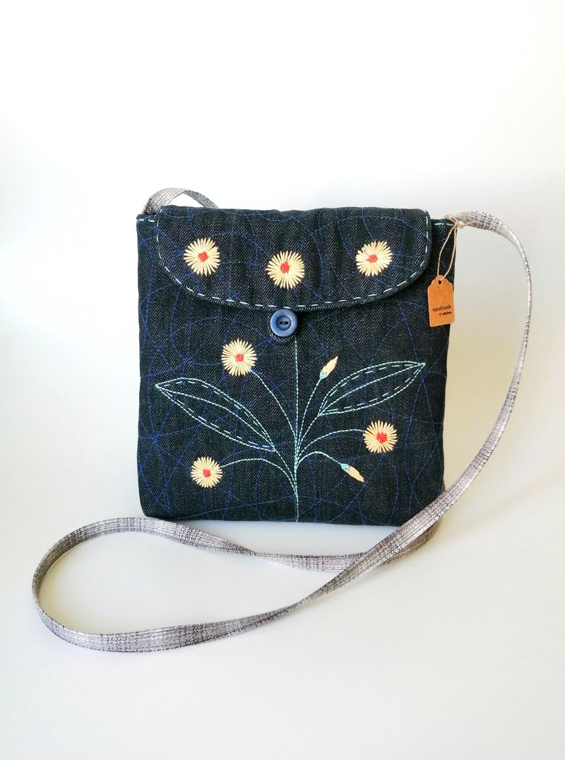 手工制作小包牛仔斜挎包刺绣包女士波西米亚风手提包 - 侧背包/斜挎包 - 棉．麻 蓝色