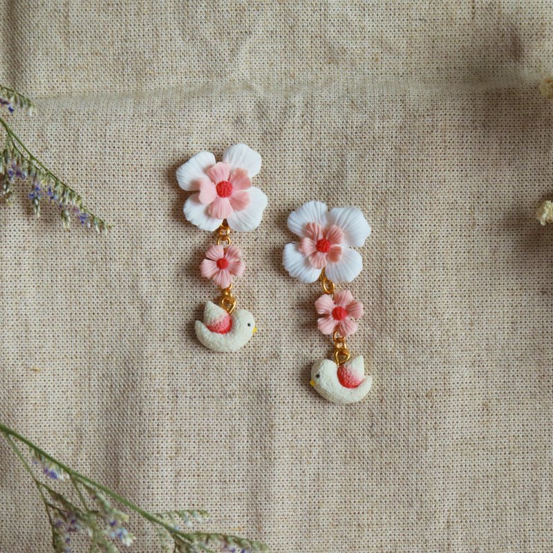 【鸟鸟花花】粉花花红 小鸟软陶耳环/耳夹 (单边贩售) - 耳环/耳夹 - 粘土 粉红色