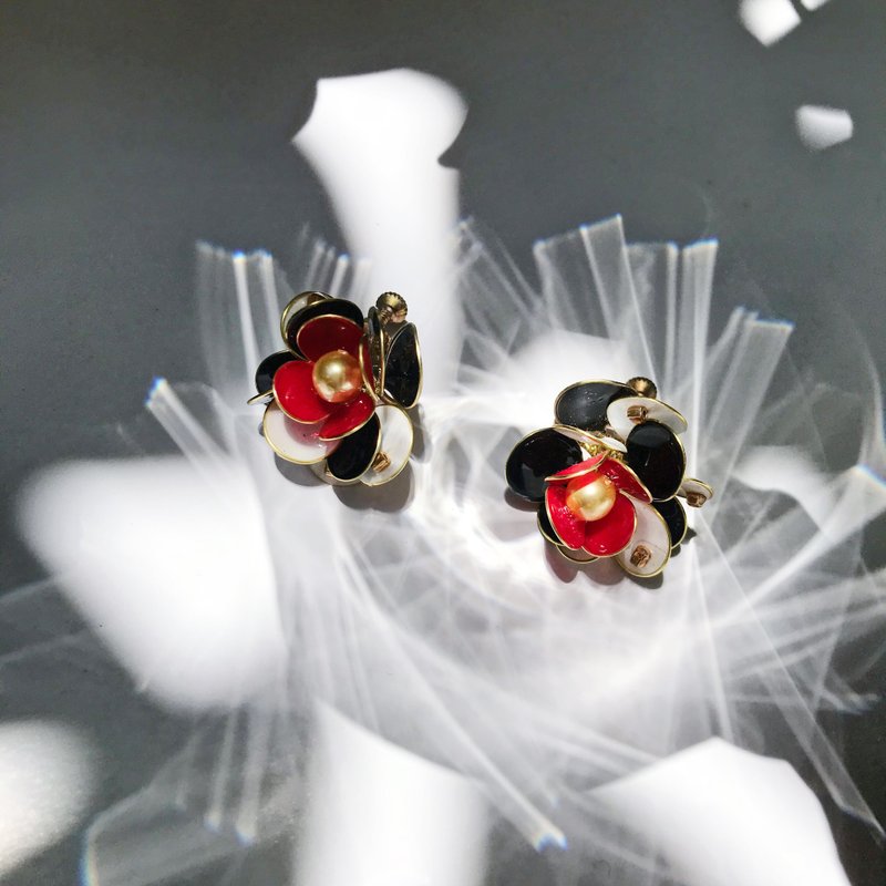 <小椿>造型手工设计树脂耳环/耳钉款/耳夹款/earring/accessories - 耳环/耳夹 - 其他材质 多色