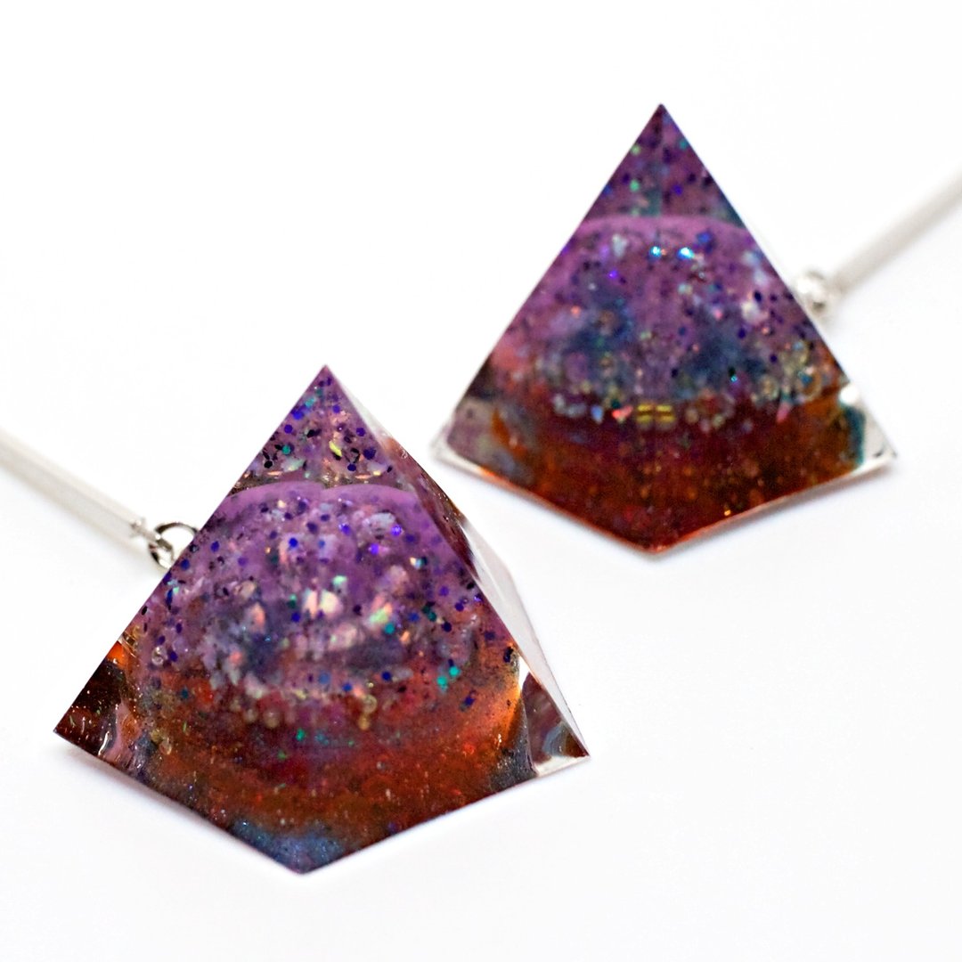 Pentagon Dome Dangle Earrings (Split Murasaki Uni) - 耳环/耳夹 - 树脂 多色