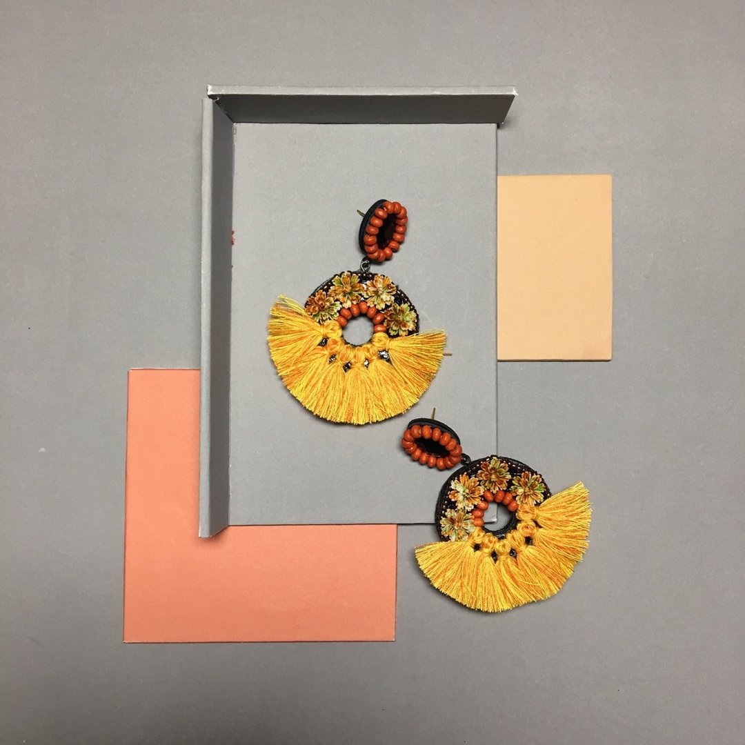 earrings : donut flower - 耳环/耳夹 - 其他材质 橘色