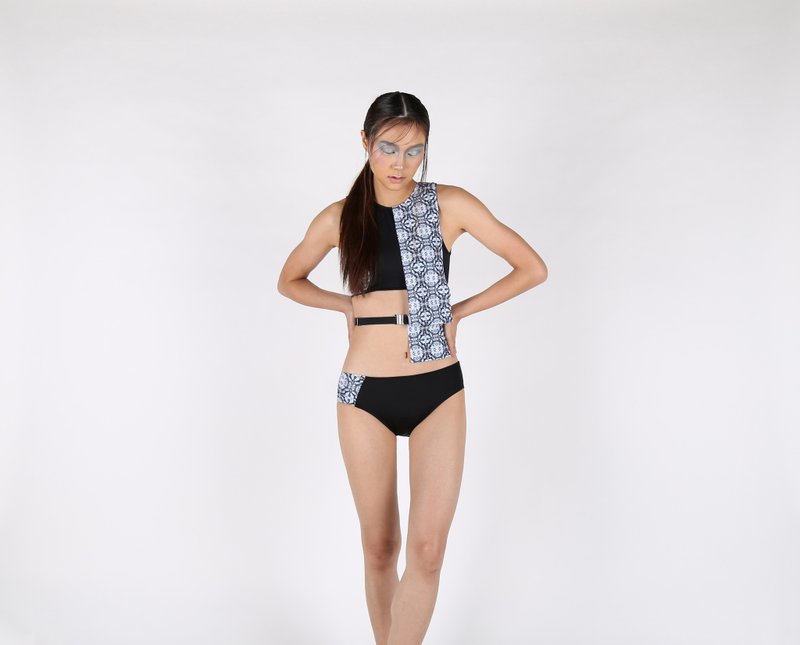 Mystic Quartz set 十字架背交叉兩件式泳裝 / 寶石打印+黑色 - 女装泳衣/比基尼 - 其他材质 黑色
