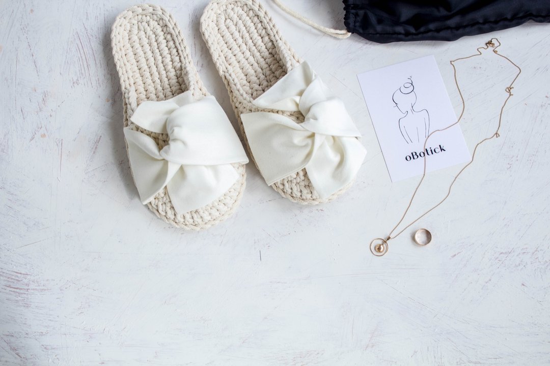 White slippers for women with bow - Crochet slippers - 拖鞋 - 棉 白色