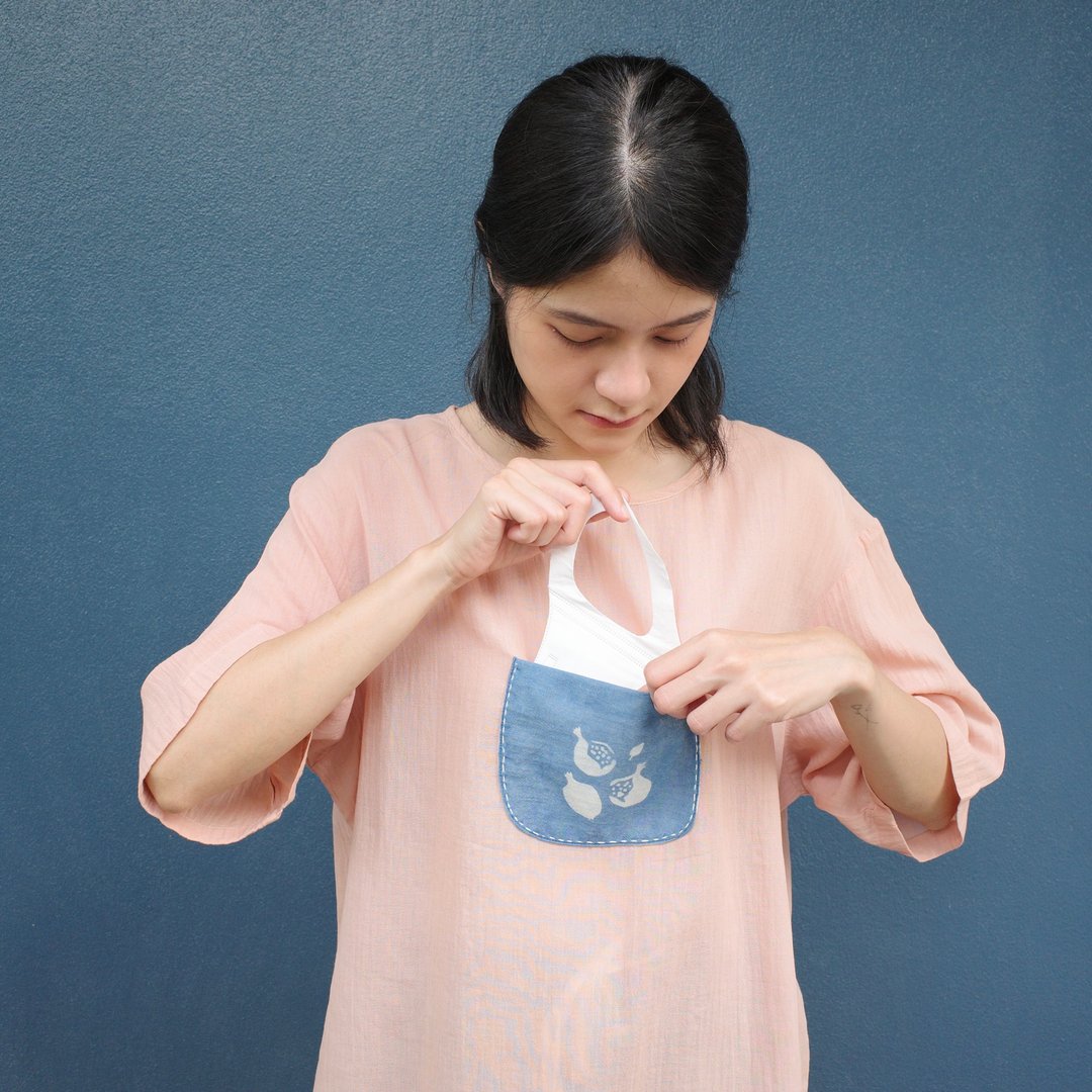 pomegranate pocket shirt / katazome / natural dye cotton - 女装上衣 - 棉．麻 粉红色