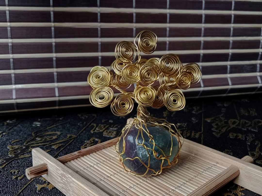 佚名山河。摆饰。钱钱树。生命树。萤石。金属编织 - 摆饰 - 水晶 金色