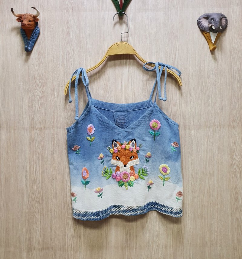 手工刺绣衬衫、棉麻面料、狐狸、鹿、花 - 女装上衣 - 绣线 白色