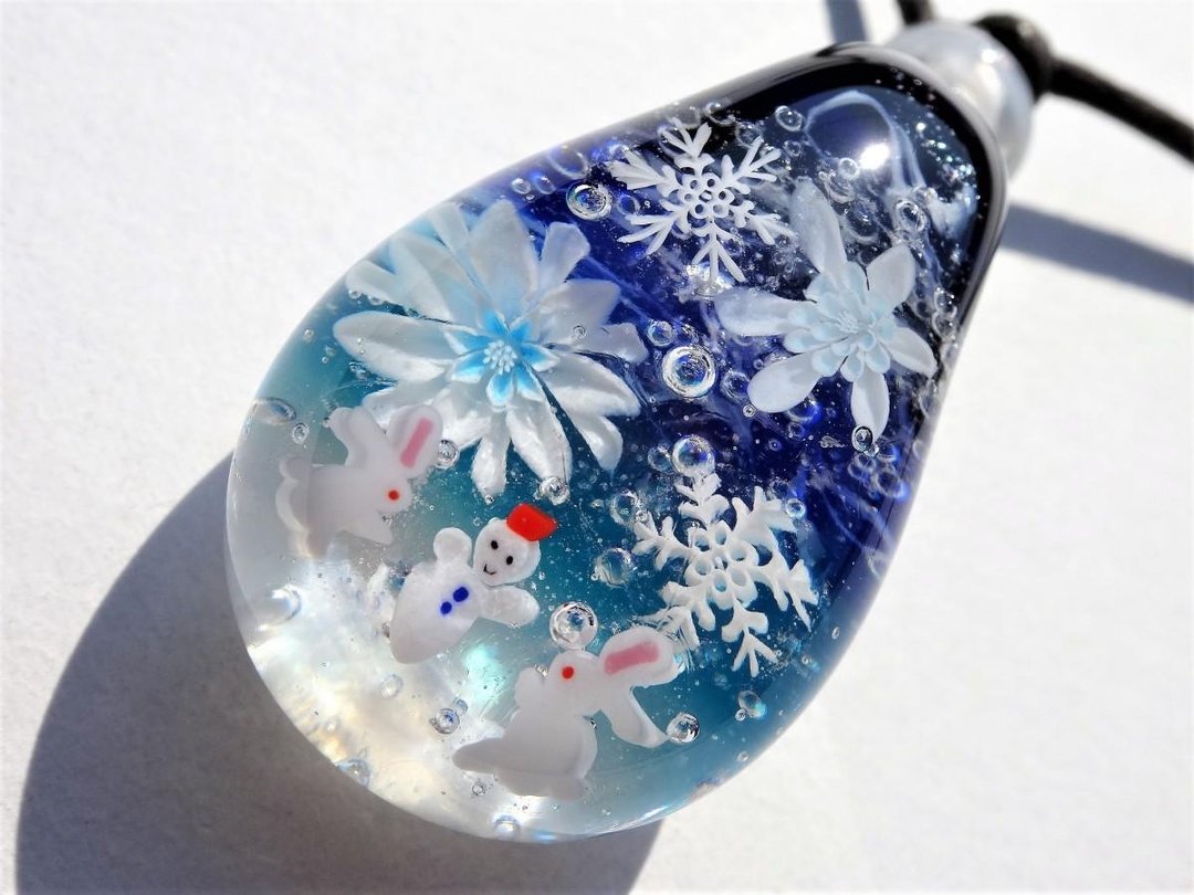 Snow leisurely pendant glass Tonbonball snowman rabbit snowflake - 项链 - 玻璃 蓝色