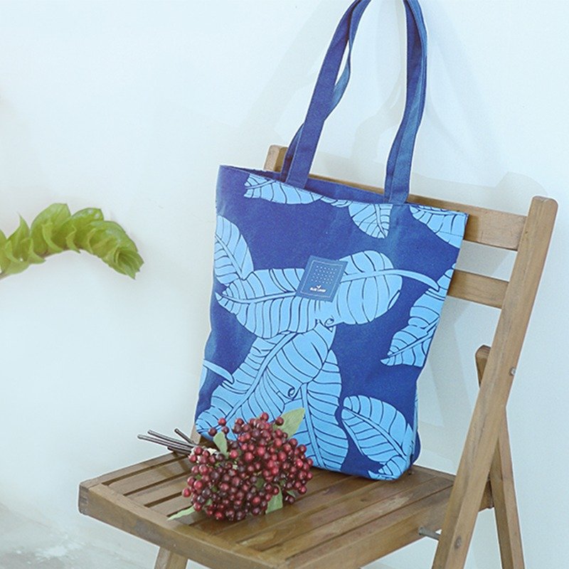 Colour-Up 肩背包/帆布袋/印花 Banana leaf - 侧背包/斜挎包 - 棉．麻 蓝色