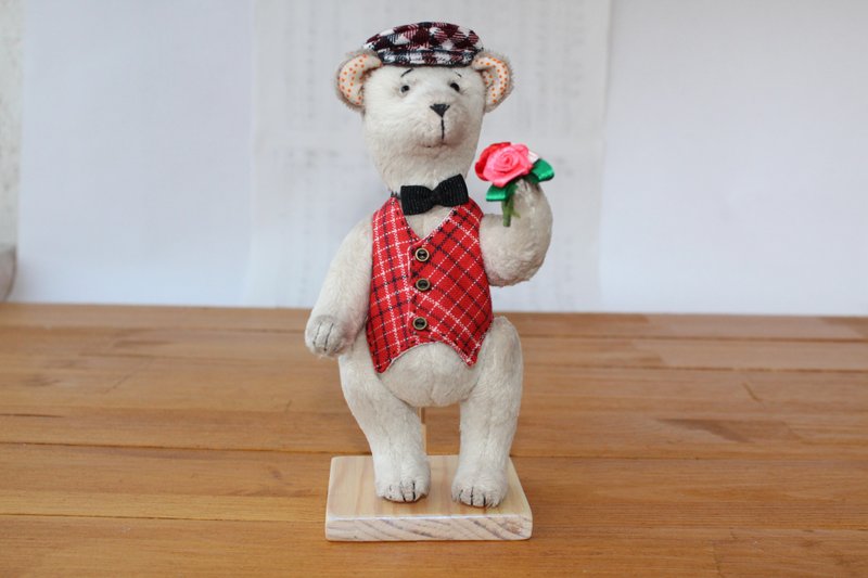 Teddy bear in a red vest and cap with a bouquet of roses - 玩偶/公仔 - 其他材质 白色