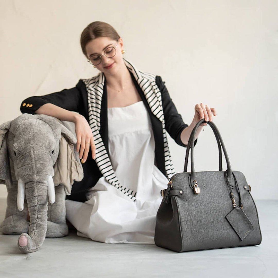 Genuine Leather 2Way Tote Bag Shoulder Bag Business Cowhide Adult Japan Ladies HAYNI [Elephant gray (Gold-hardware)] - 侧背包/斜挎包 - 真皮 灰色