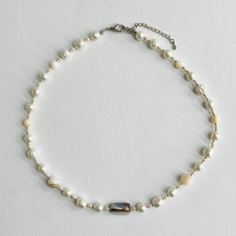 玻璃巴洛克珍珠设计项链 / 约 7x8 mm 约 43 厘米 /白粉红/ 日本制造 - 项链 - 玻璃 白色