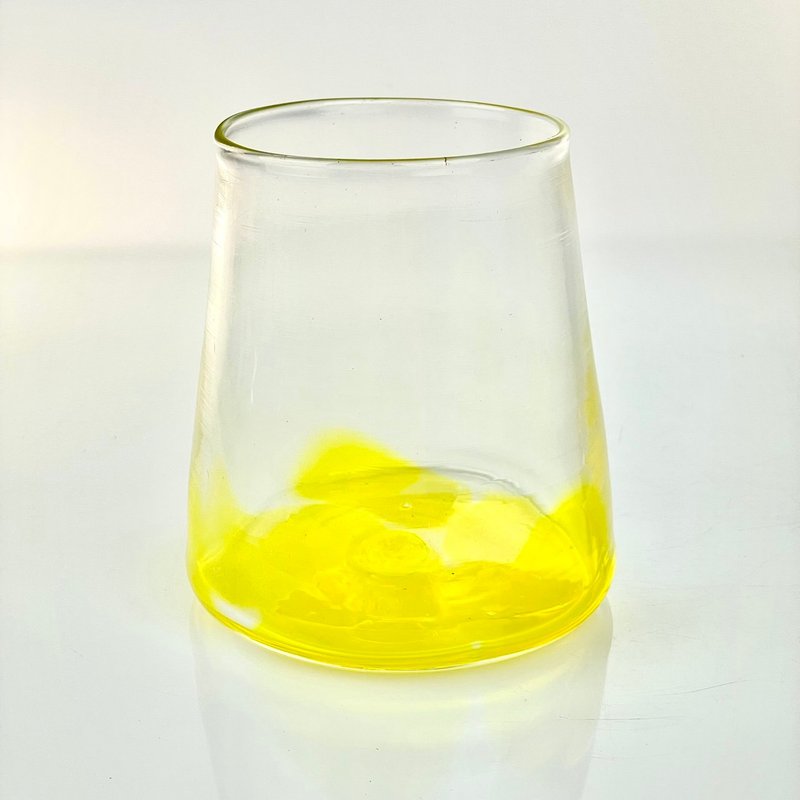 黄色斑点小花瓶ll 手作玻璃 纯手工吹制 - 花瓶/陶器 - 玻璃 黄色