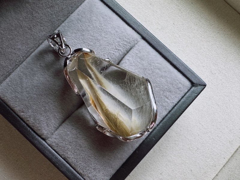 黄兔毛水晶・白铜・流光原矿雕面吊坠 - 项链 - 水晶 