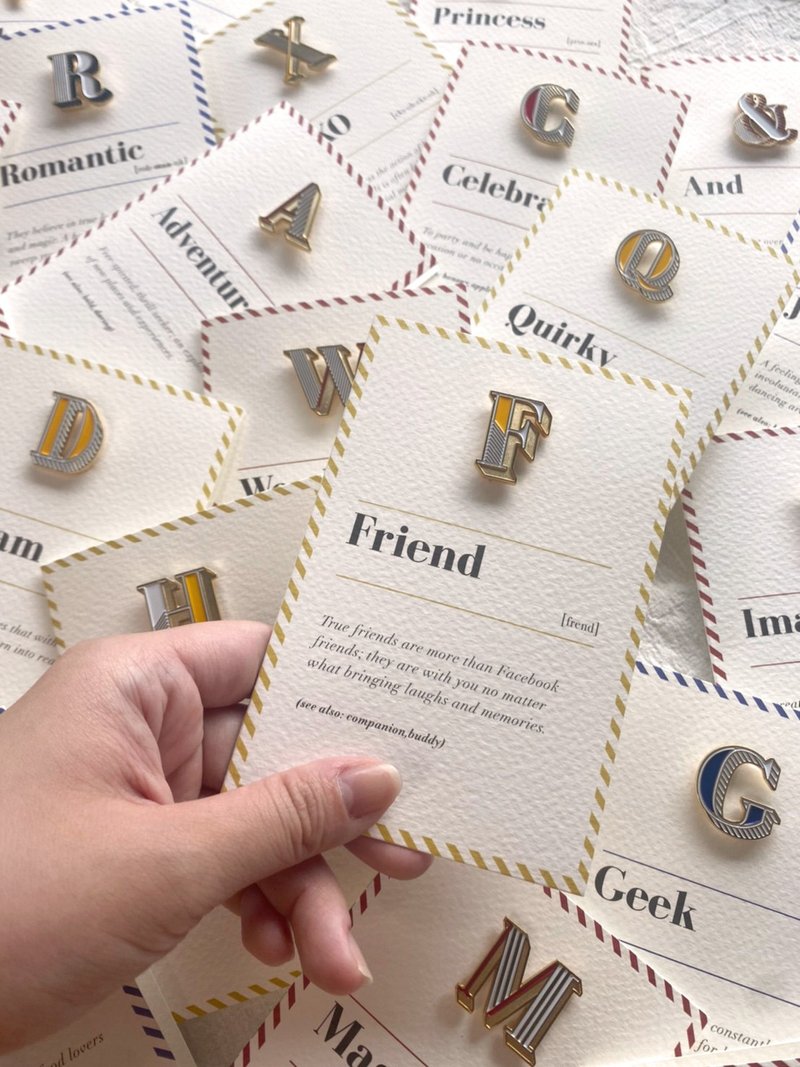 F / Friends-琺瑯徽章卡－附信封 開學季 情人卡 萬用字母卡 - 徽章/别针 - 珐琅 黄色