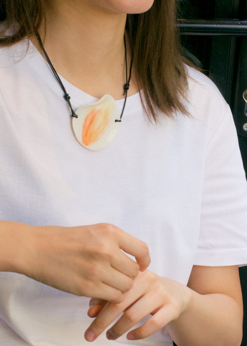 香港手作 限量 瓷手绘项链  Limited Porcelain Necklace - 项链 - 陶 橘色