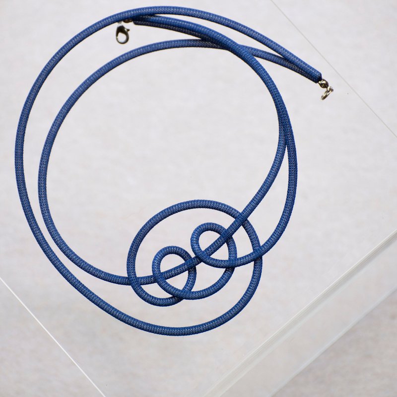 Lussli 针织项链 : 逗留 - 深蓝 - 项链 - 丝．绢 蓝色