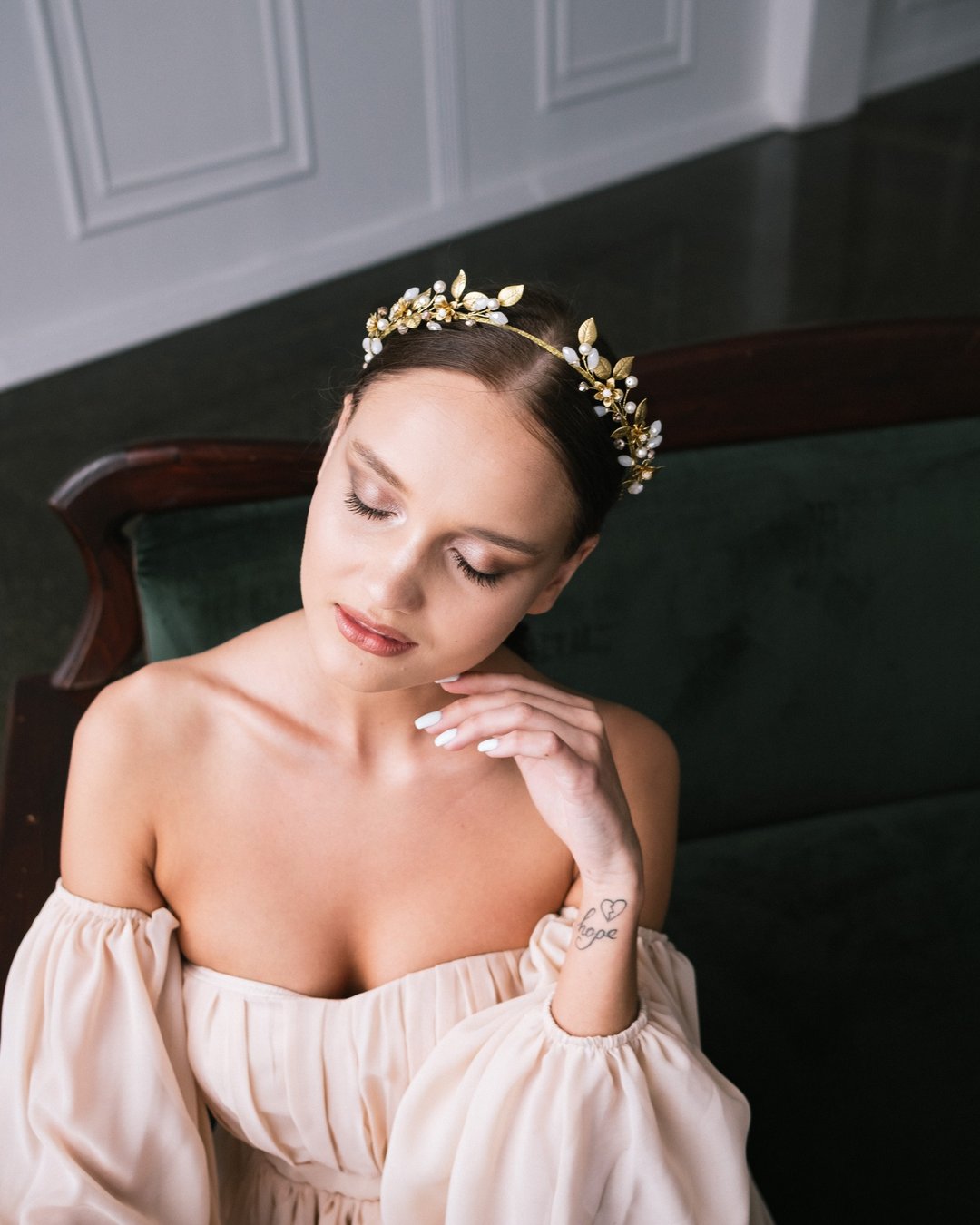 Gold hair piece for bride. Wedding tiara greek goddess. Boho gold headband - 发饰 - 铜/黄铜 金色