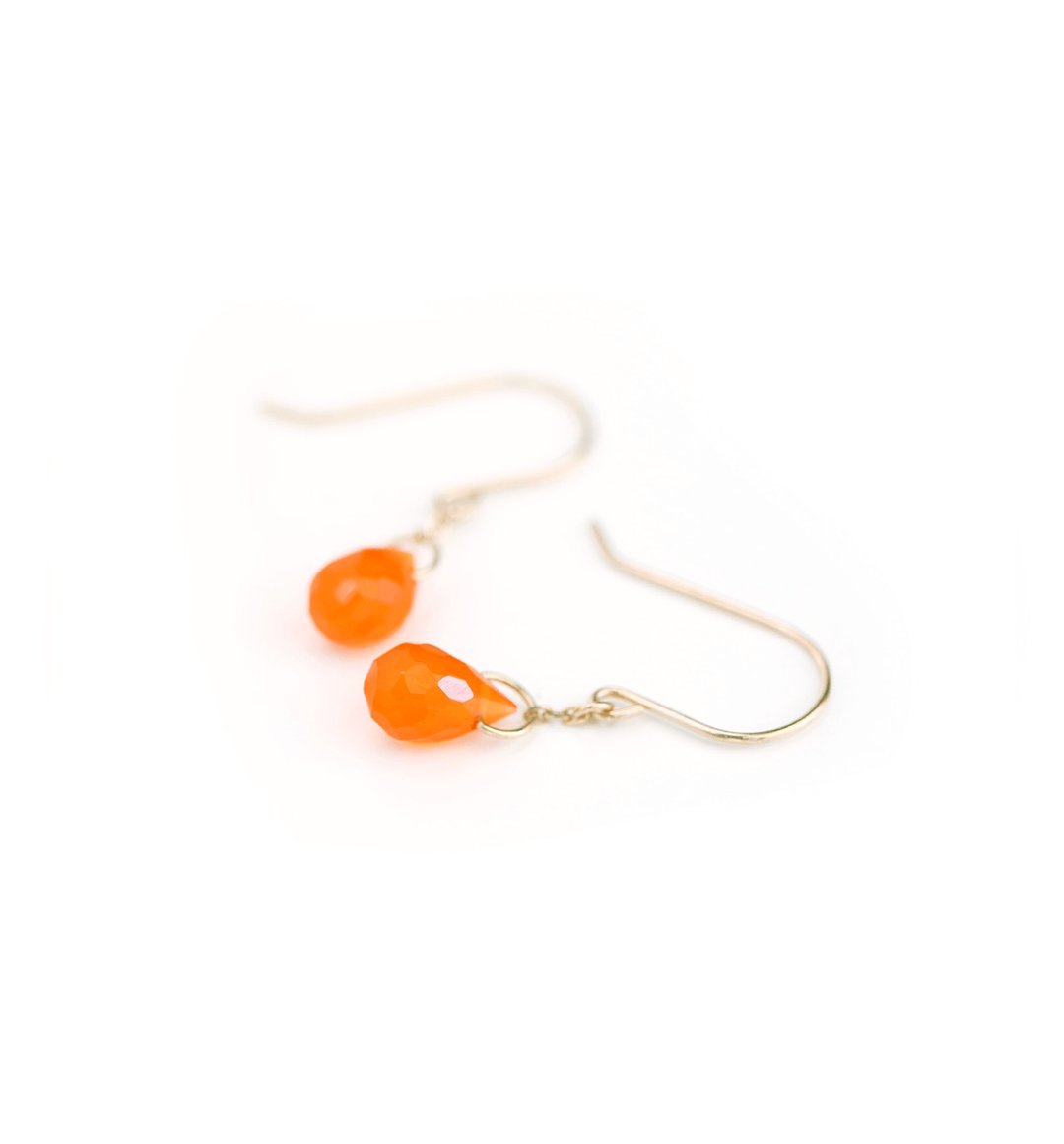 K10 single carnelian small (briolette cut) hook earrings ~ESPOIR~ - 耳环/耳夹 - 宝石 橘色