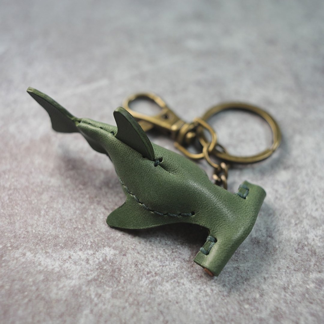 植鞣皮革 海洋生物 苔绿 双髻鲨 Hammerhead shark Key holder - 钥匙链/钥匙包 - 真皮 绿色
