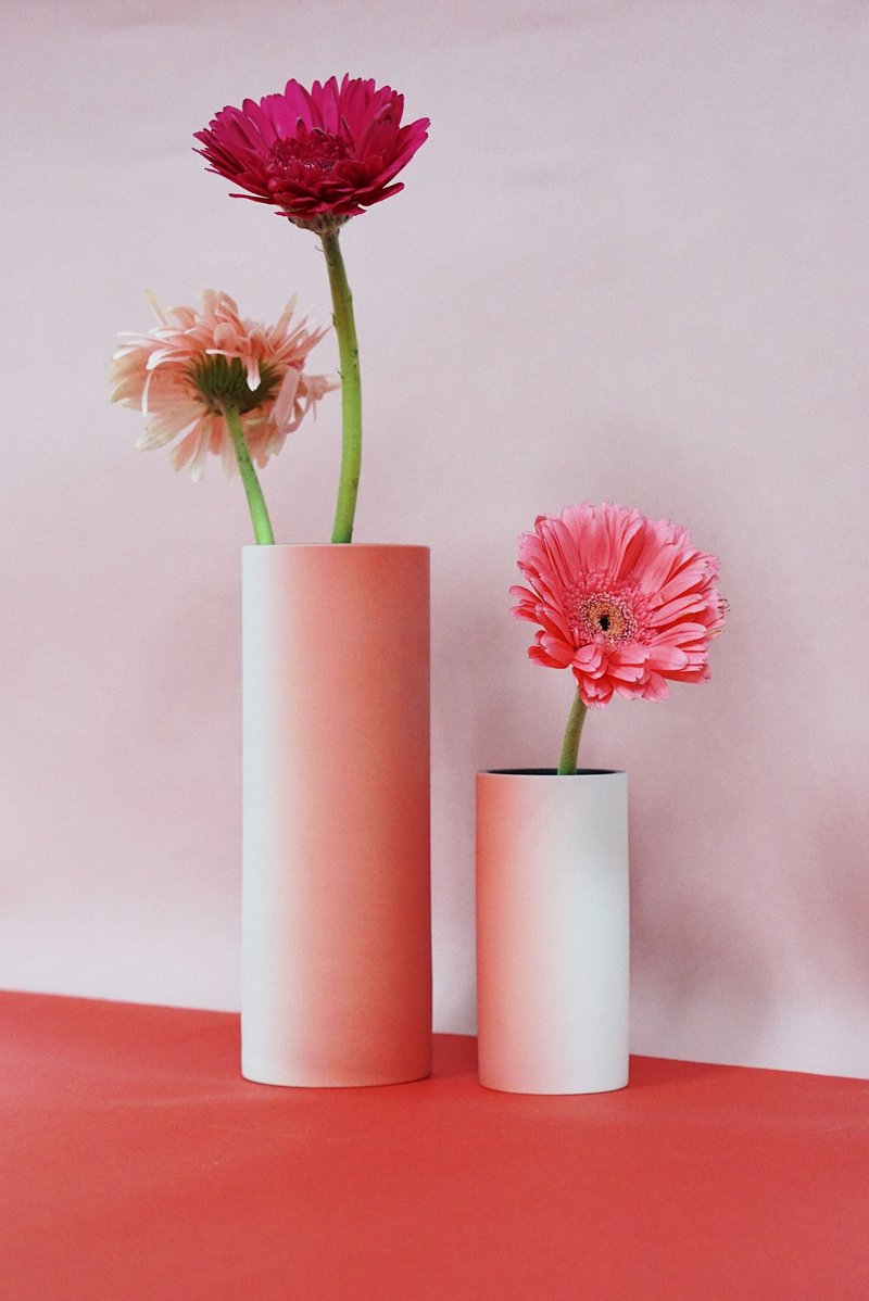 手作陶瓷直筒花器－渐变磨砂红 - 花瓶/陶器 - 瓷 红色
