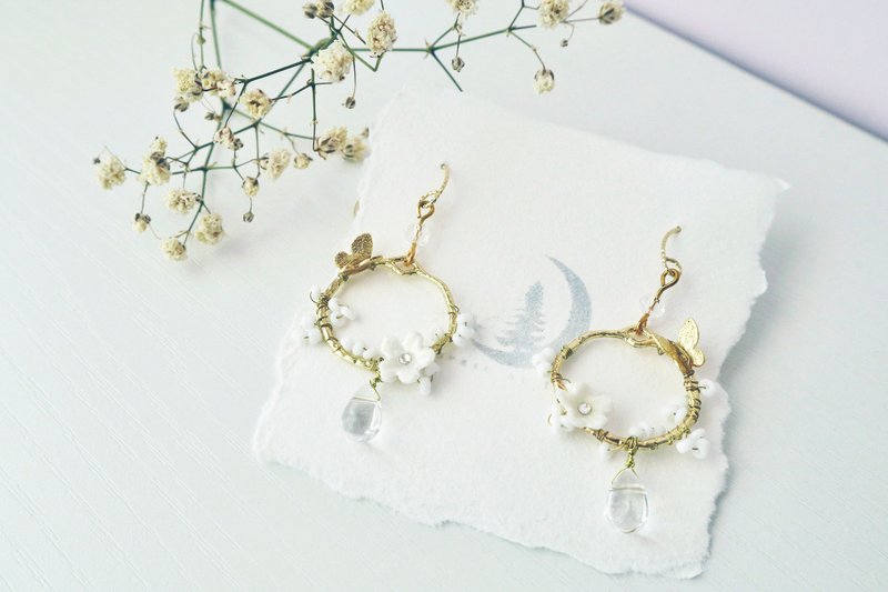 午夜的森林。蝶舞梦花园耳坠。珍珠白 - 耳环/耳夹 - 其他金属 白色