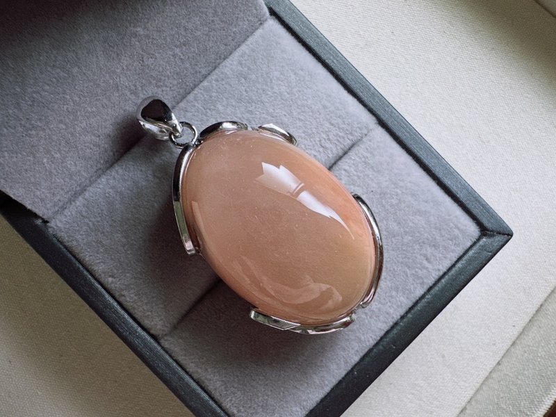 粉兔毛水晶・白铜极简包边吊坠 - 项链 - 水晶 