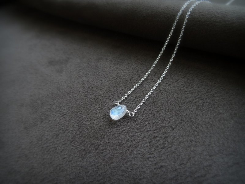::轻珠宝:: 轻盈月光石水滴切割纯银裸感项链 - 项链 - 宝石 白色