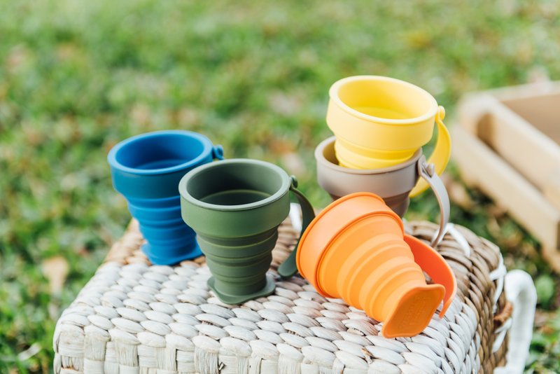 (5入组) 圣诞派对礼物 环保餐具 便携耐热 随行可折叠水杯 收纳袋 - 其他杯子 - 硅胶 多色