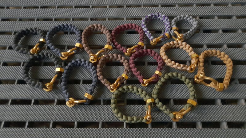 【情人节礼物】美国伞绳手工编织立体鱼尾手环 / 黄铜扣无印版 - 手链/手环 - 铜/黄铜 金色