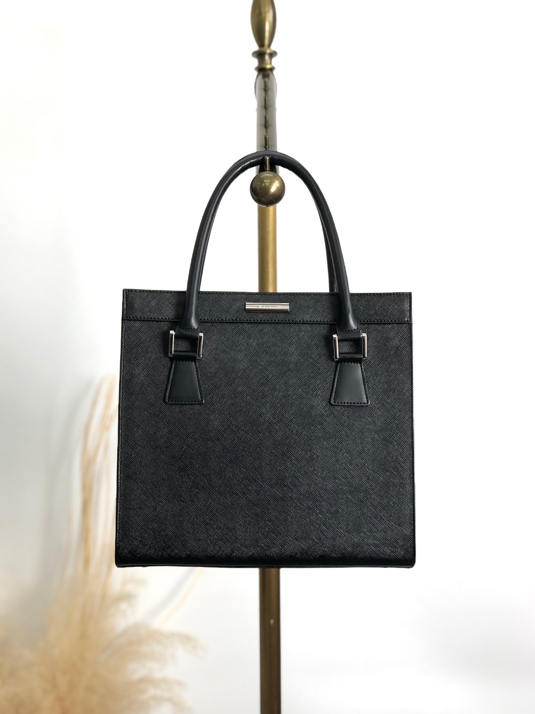 【日本直送 品牌二手包】BURBERRY 手提包黑logo 皮革 复古 旧款 yej8u5 - 手提包/手提袋 - 真皮 黑色