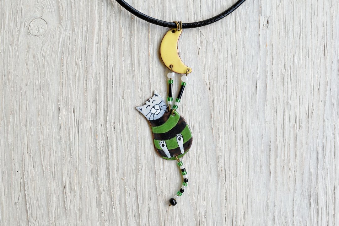 Green Cat, Cat necklace, Striped necklace,, Cat jewelry, Cat and moon, - 项链 - 珐琅 绿色