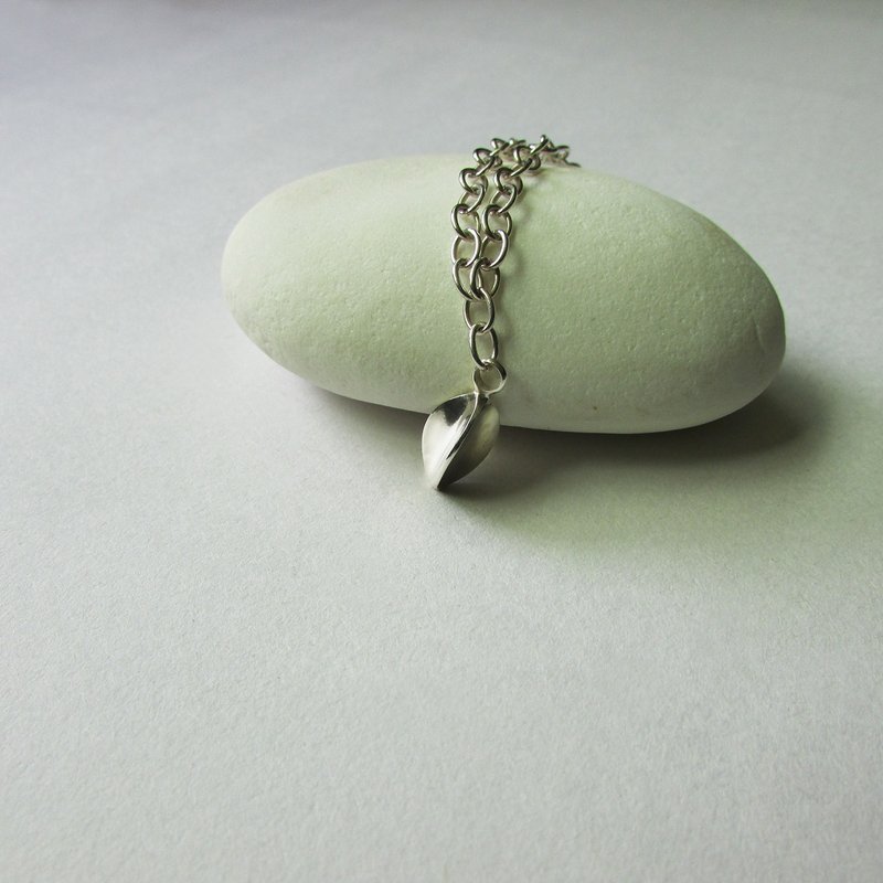 petals bracelet_三瓣手链 | 925银 限量 植物 花瓣 叶子 种子 - 手链/手环 - 银 银色