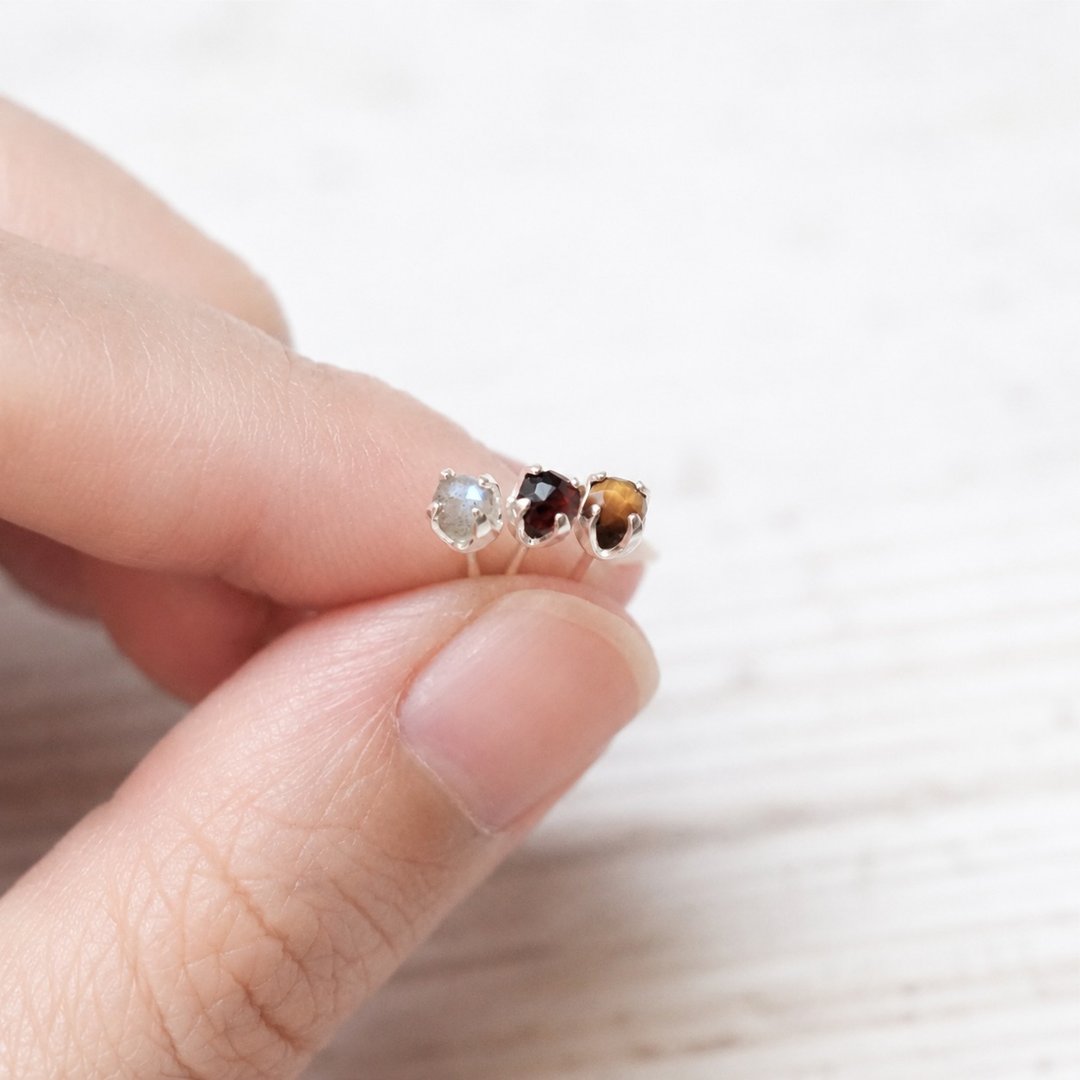 ll 三色耳针 - 宇宙系 ll 3mm 拉长石 虎眼石 纯银耳针 ER-00018 - 耳环/耳夹 - 半宝石 多色